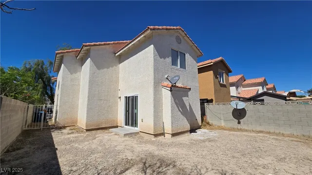 $1,750 | 2954 Savers Court, Las Vegas, NV 89115