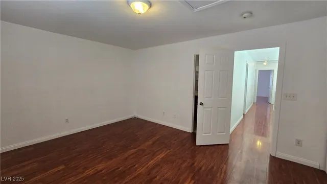 $1,750 | 2954 Savers Court, Las Vegas, NV 89115