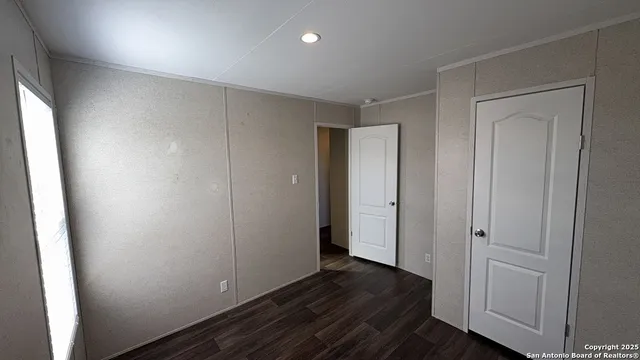 $159,900 | 224 Frst Crk Road, Devine, TX 78016