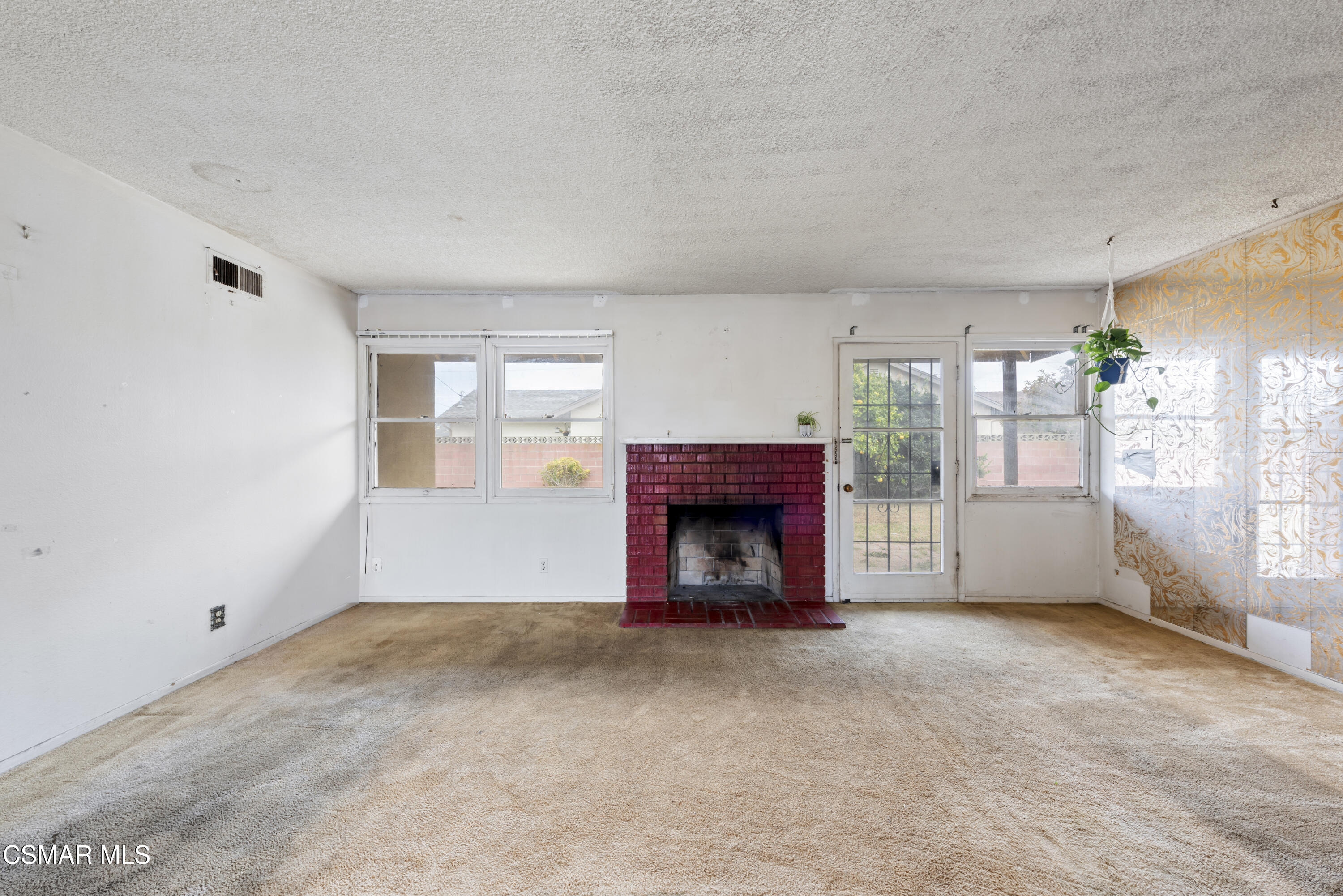 1730 Rialto Street Oxnard, CA 93035 - Photo 4 of 17 2_dsc_8043