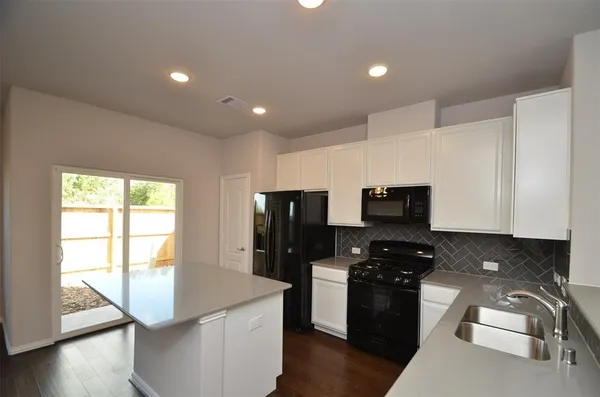 $2,675 | 3210 Harmony Creek Lane, Spring, TX 77386