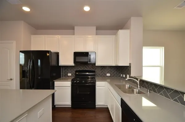 $2,675 | 3210 Harmony Creek Lane, Spring, TX 77386