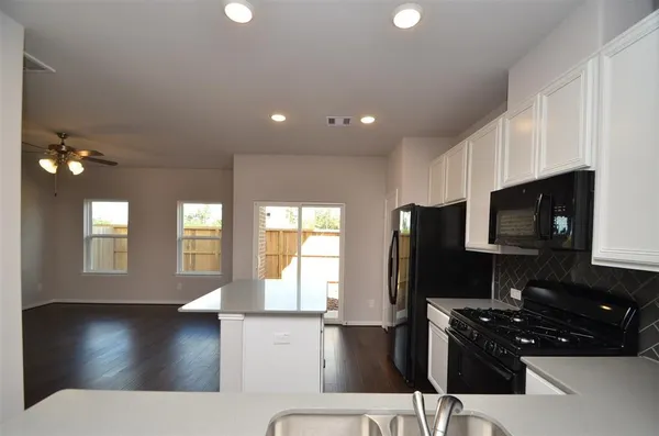 $2,675 | 3210 Harmony Creek Lane, Spring, TX 77386