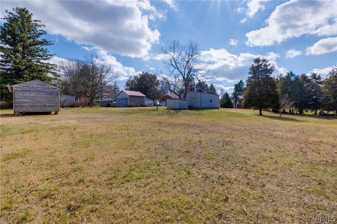 1037 Broad St Road Manakin-Sabot, VA 23103 - Photo 12 of 50 a view of an outdoor space and yard
