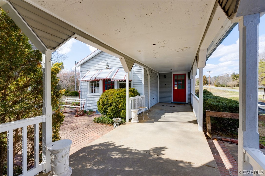 1037 Broad St Road Manakin-Sabot, VA 23103 - Photo 22 of 50 a view of entryway