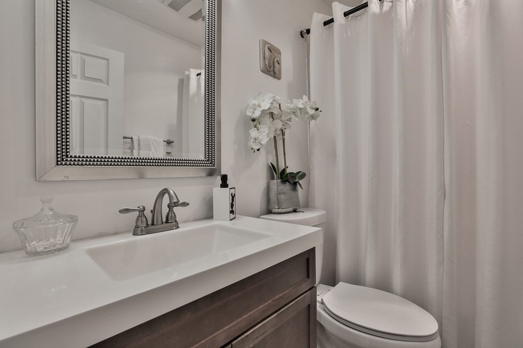 310 Brook Village Road, Unit 5 Nashua, NH 03062 - Photo 16 of 25 Gallery Image 16