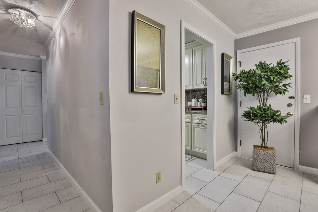 310 Brook Village Road, Unit 5 Nashua, NH 03062 - Photo 8 of 25 Gallery Image 8