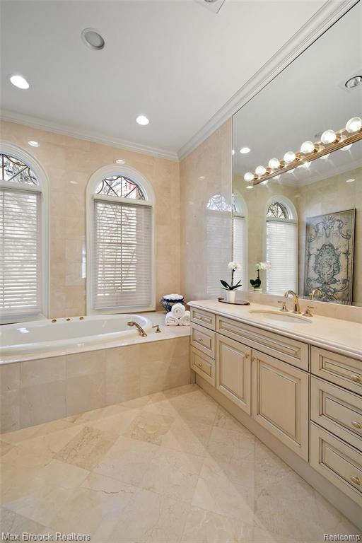 28501 West 14 Mile Road Farmington Hills, MI 48334 - Photo 30 of 67