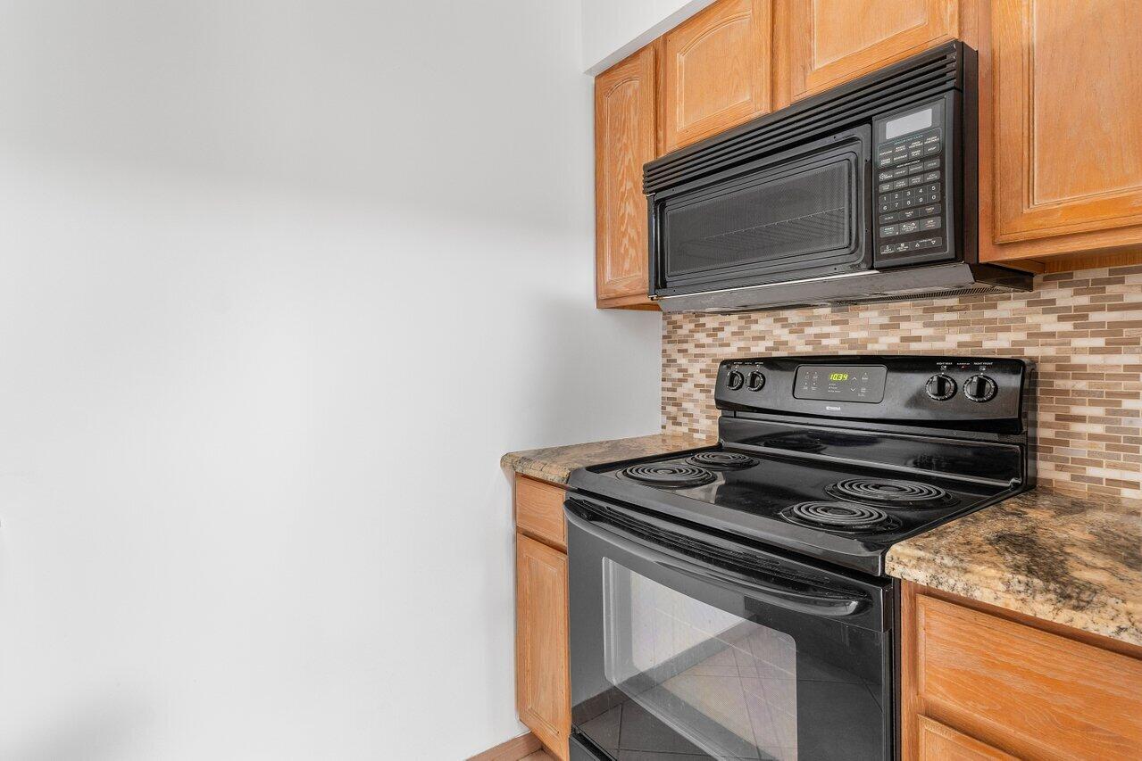 371 Southwest 8th Street, Unit 2BW Boca Raton, FL 33432 - Photo 10 of 29 012-371Southwest8thStreet-BocaRaton-FL-3