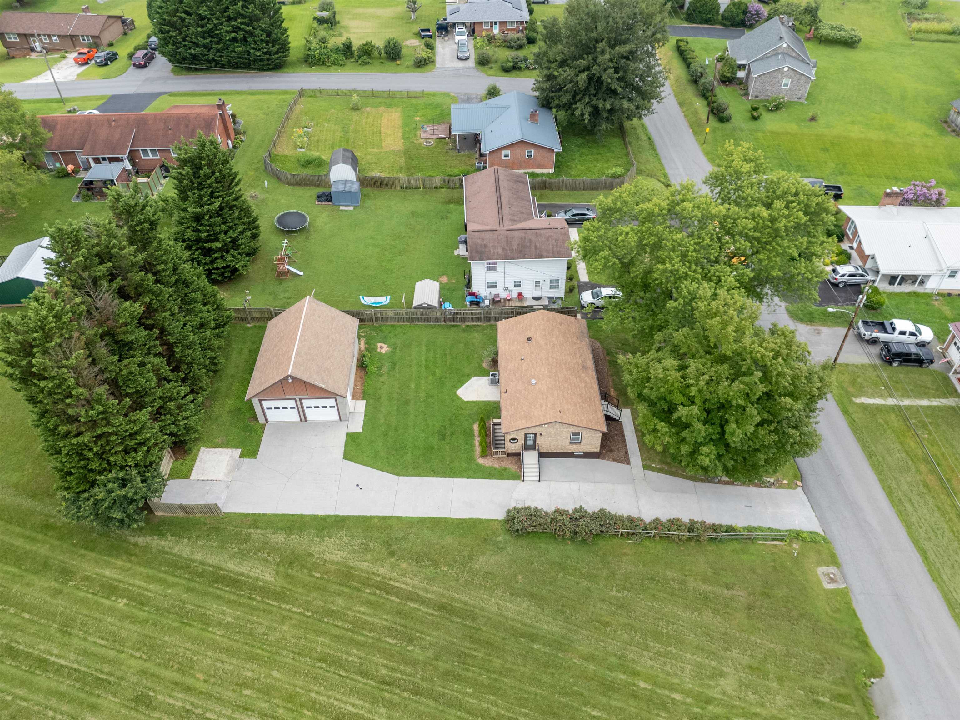 1112 Curve Road Pearisburg, VA 24134 - Photo 48 of 52 Gallery Image 48