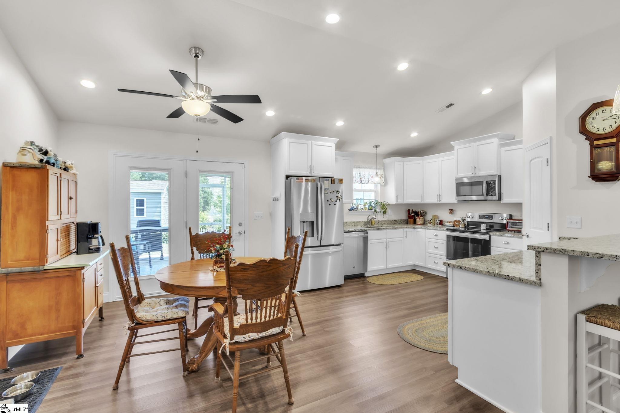 210 Tesla Court Lyman, SC 29365 - Photo 3 of 26