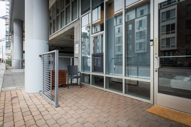 $299,000 | 630 Thomas L Berkley Way, Unit 102, Oakland, CA 94612