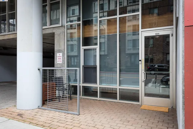 $299,000 | 630 Thomas L Berkley Way, Unit 102, Oakland, CA 94612