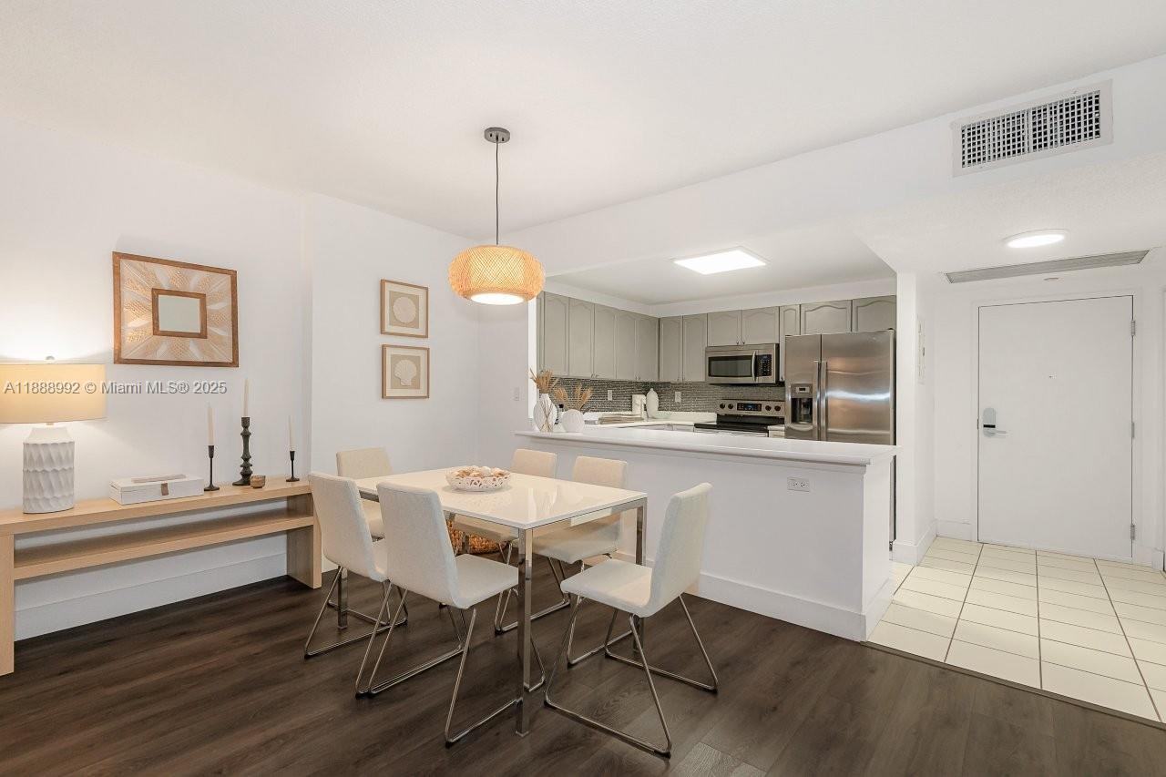 2301 Collins Avenue, Unit 333 Miami Beach, FL 33139 - Photo 11 of 44