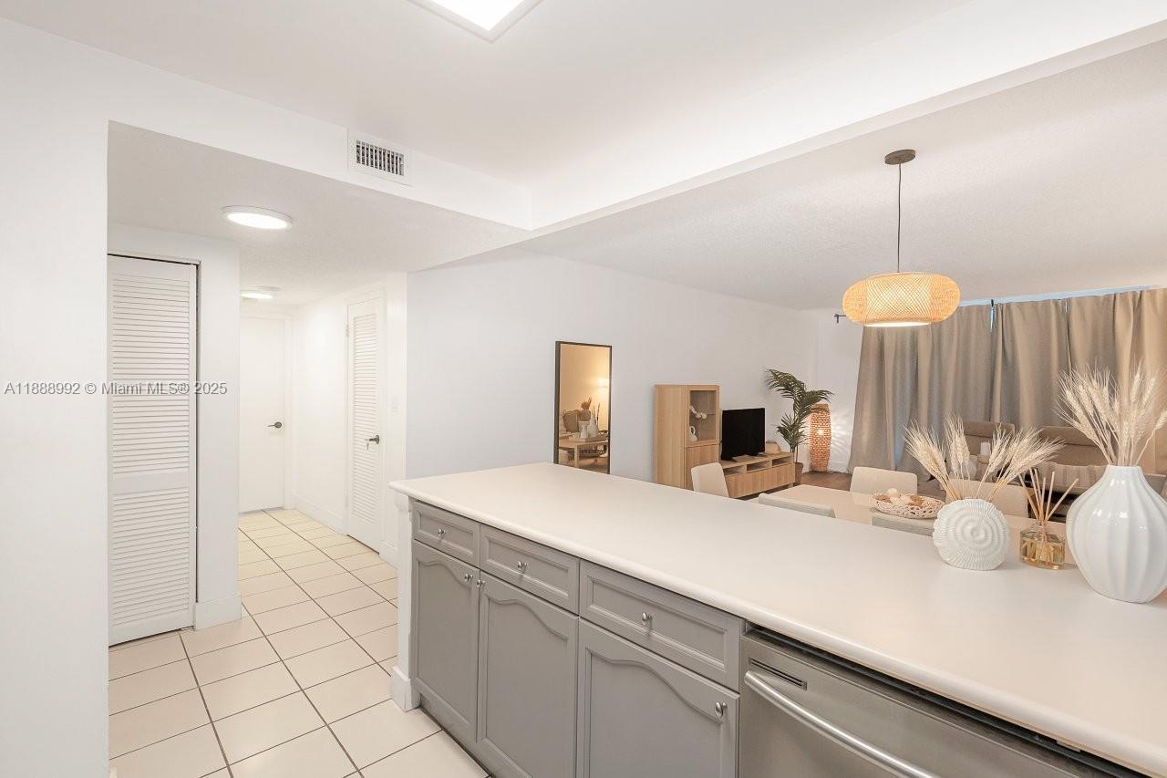 2301 Collins Avenue, Unit 333 Miami Beach, FL 33139 - Photo 18 of 44