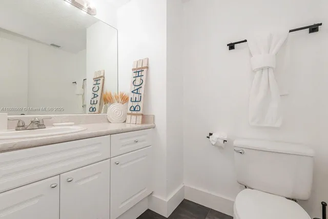 $7,000 | 2301 Collins Avenue, Unit 333, Miami Beach, FL 33139