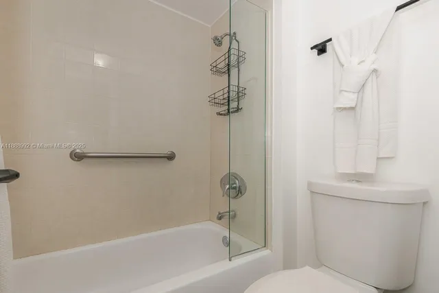 $7,000 | 2301 Collins Avenue, Unit 333, Miami Beach, FL 33139