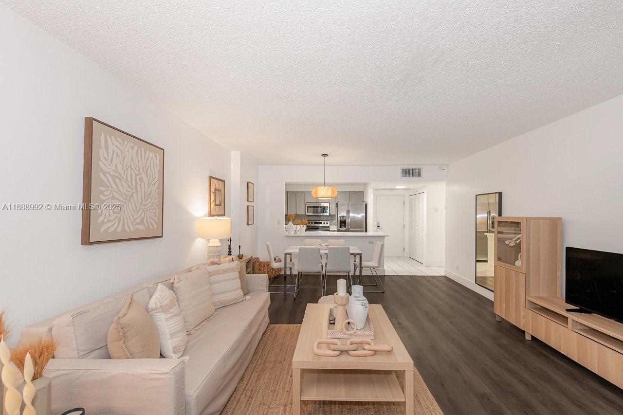 2301 Collins Avenue, Unit 333 Miami Beach, FL 33139 - Photo 8 of 44