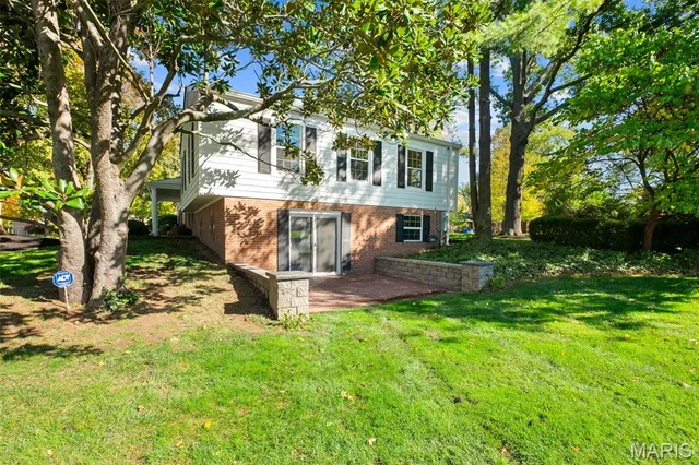 $599,999 | 540 Fairways Circle, Creve Coeur, MO 63141