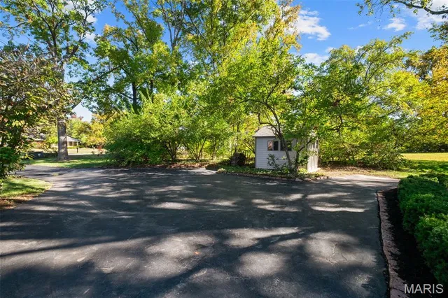 $599,999 | 540 Fairways Circle, Creve Coeur, MO 63141