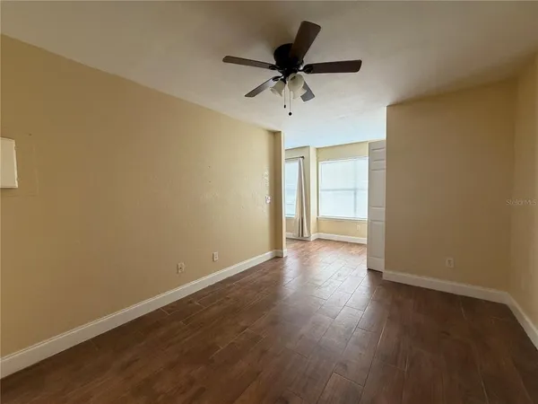 $1,350 | 5108 Conroy Road, Unit 1713, Orlando, FL 32811