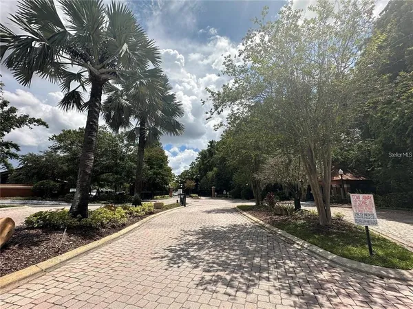 $1,350 | 5108 Conroy Road, Unit 1713, Orlando, FL 32811