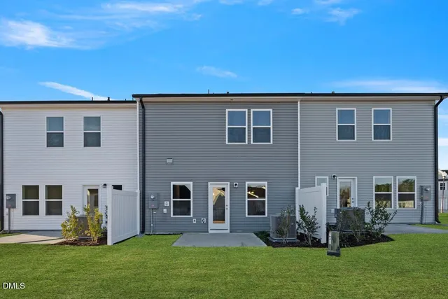 a front view of house with yard
