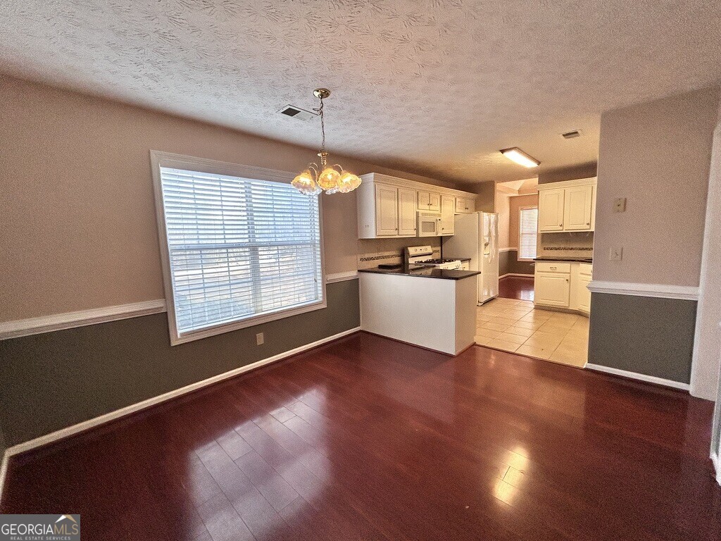 70 Camerons Way Covington, GA 30016 - Photo 5 of 23 Breakfast room adjoining kitchen