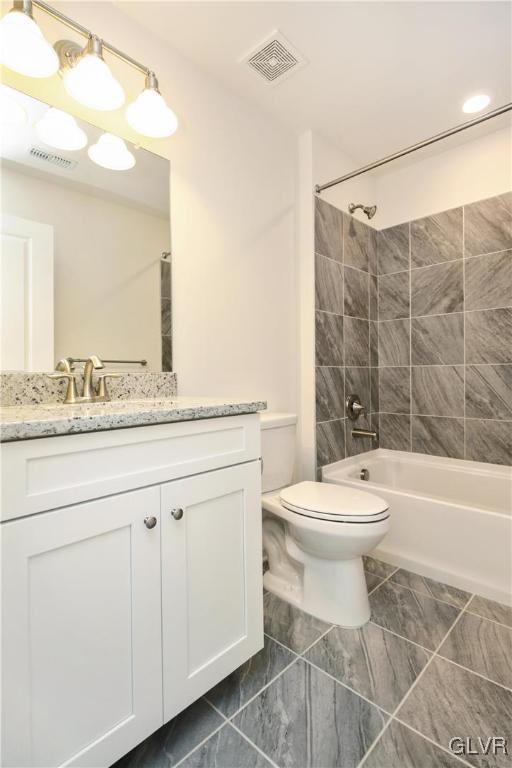 5850 Saucon Ridge Road Coopersburg, PA 18036 - Photo 29 of 32 En suite bath- Photos shown are of a similar model