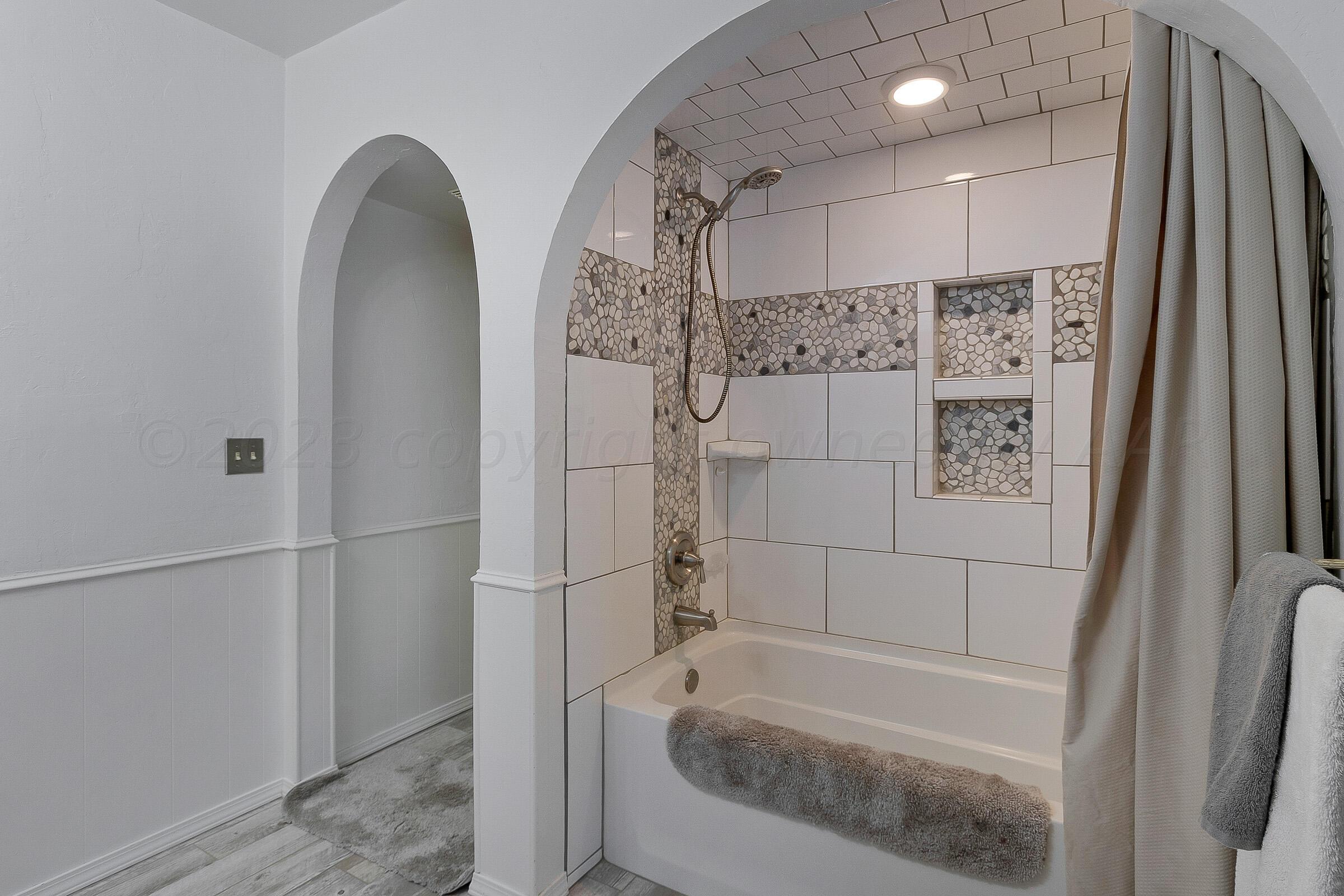 300 Ravine Trail Amarillo, TX 79108 - Photo 18 of 39 018_Master Bath