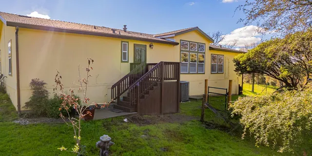 a view of a large building