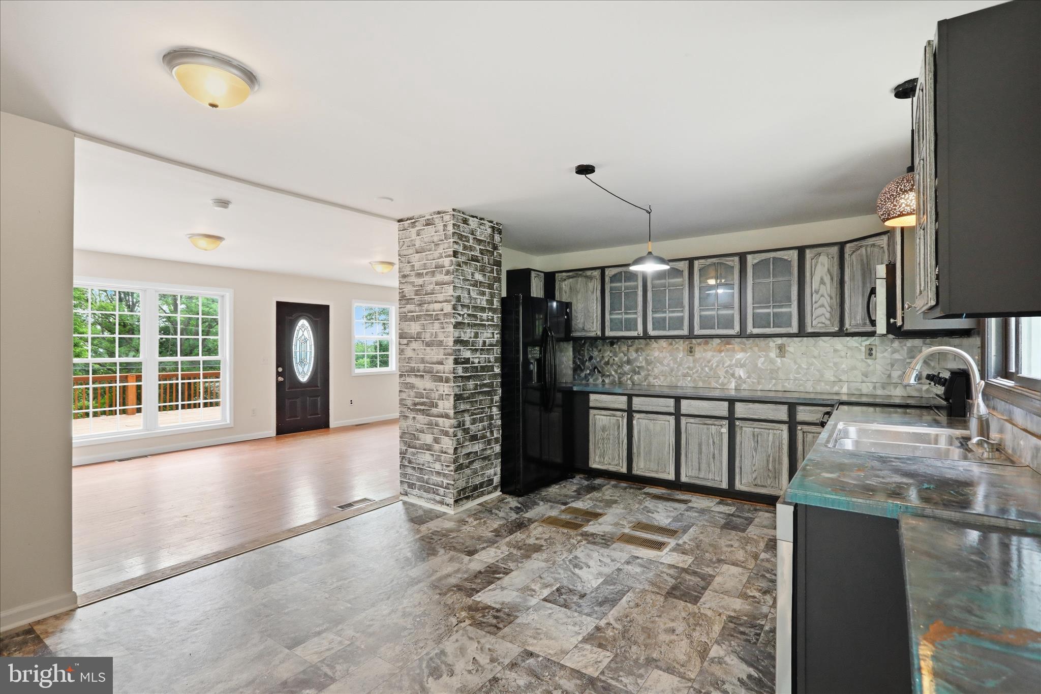 839 Needmore Road Martinsburg, WV 25403 - Photo 8 of 44