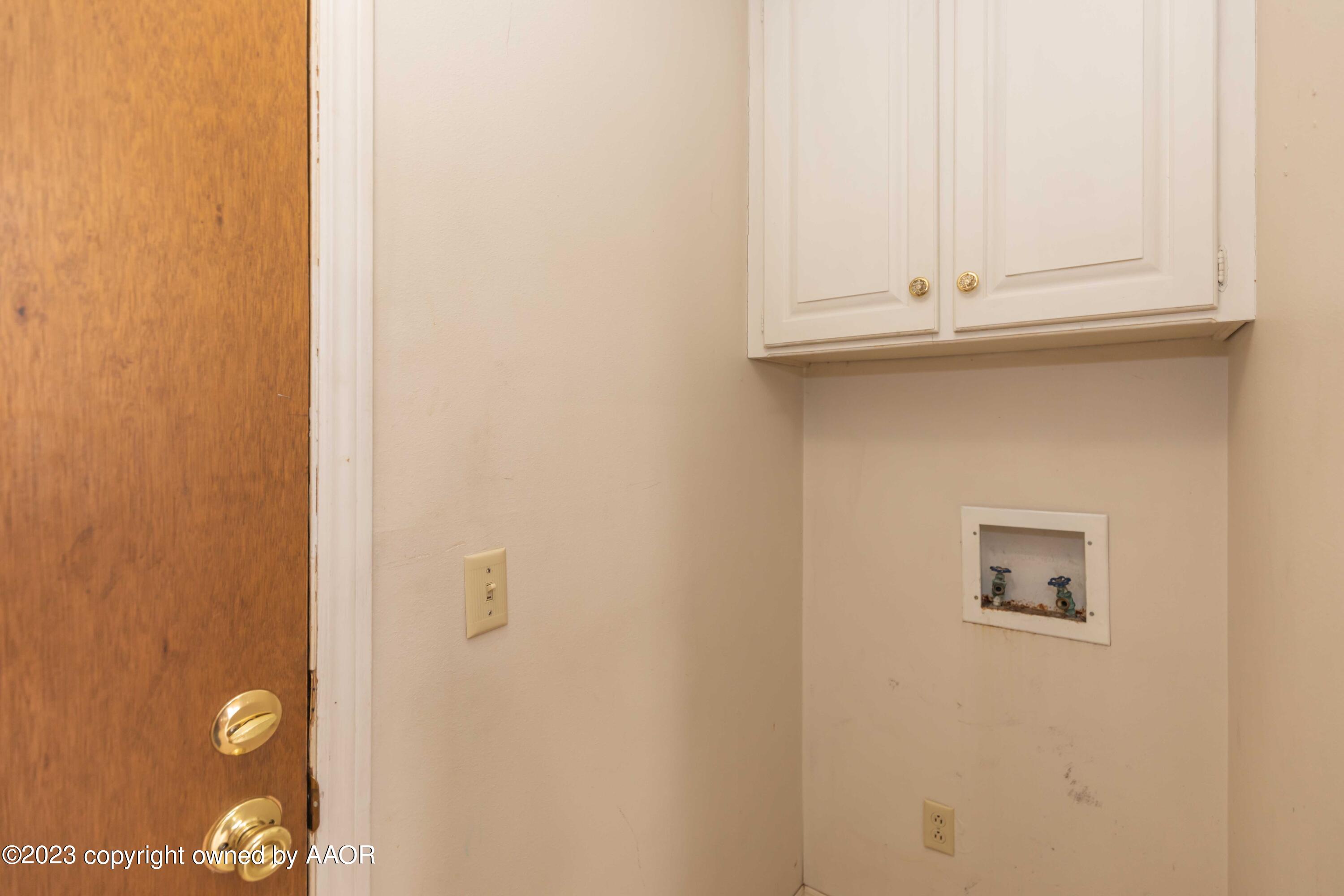 3410 Harmony Street Amarillo, TX 79109 - Photo 37 of 41 a view of cabinets