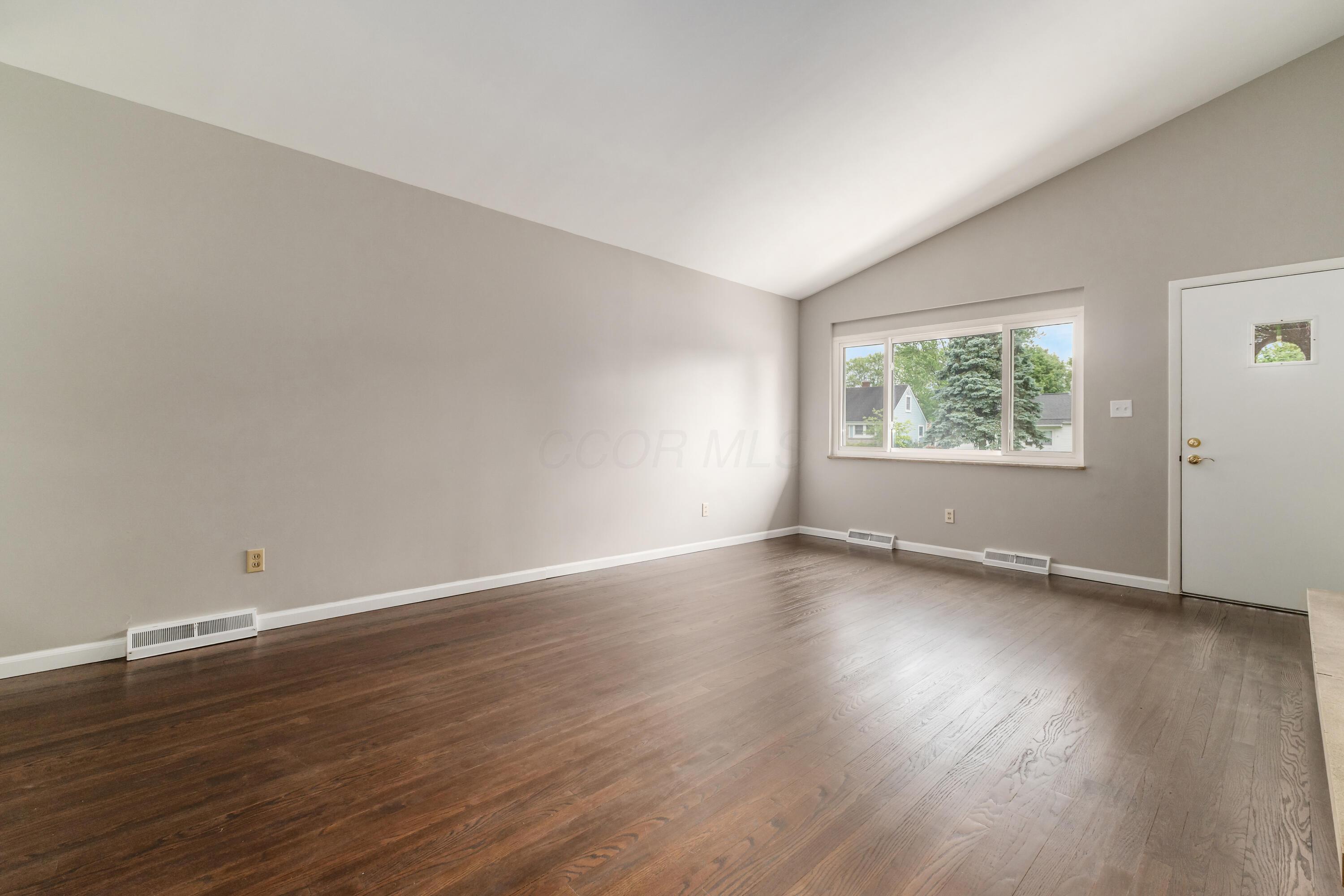 1276 Bryson Road Columbus, OH 43224 - Photo 10 of 49 S_-_1276_Bryson_Rd_-_024