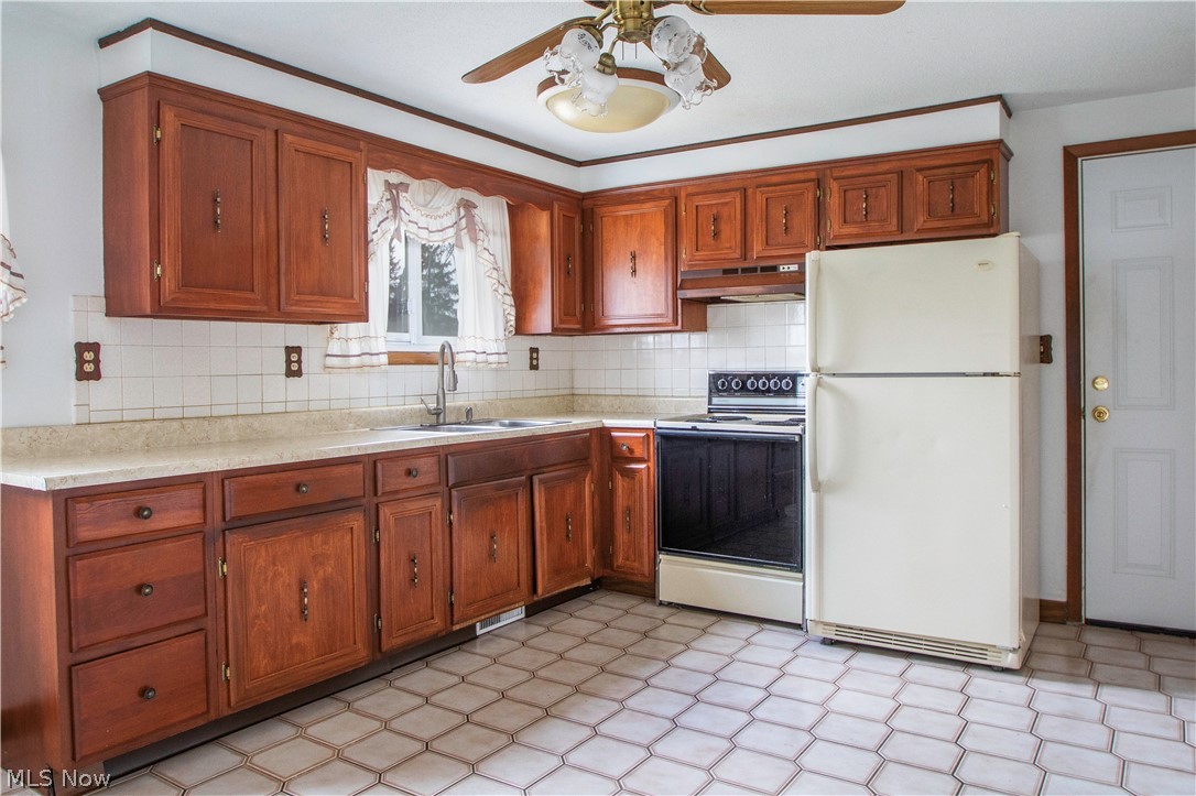 1085 North Road Warren, OH 44484 - Photo 8 of 23 Gallery Image 8