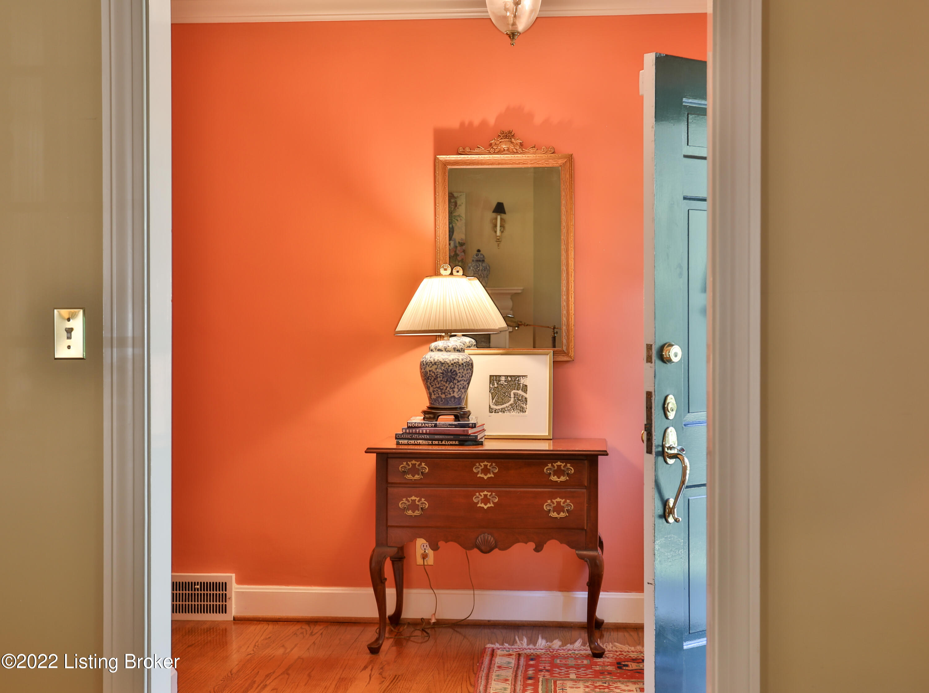 705 Antrim Road Louisville, KY 40207 - Photo 3 of 38 Foyer
