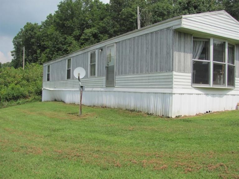428 Seals Road Annville, KY 40402 - Photo 10 of 12 2003 mobile home