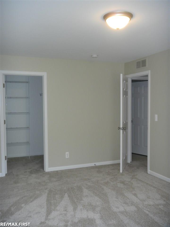 3618 Oakmonte Boulevard Rochester, MI 48306 - Photo 18 of 33