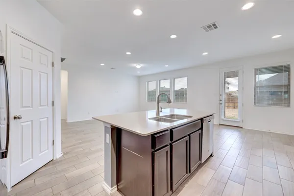 $2,495 | 307 Simmental Loop, Hutto, TX 78634