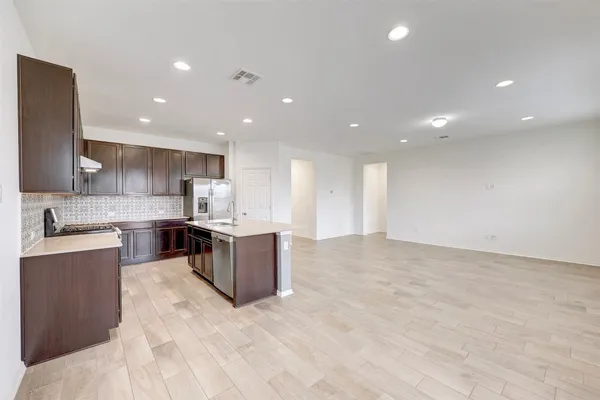 $2,495 | 307 Simmental Loop, Hutto, TX 78634