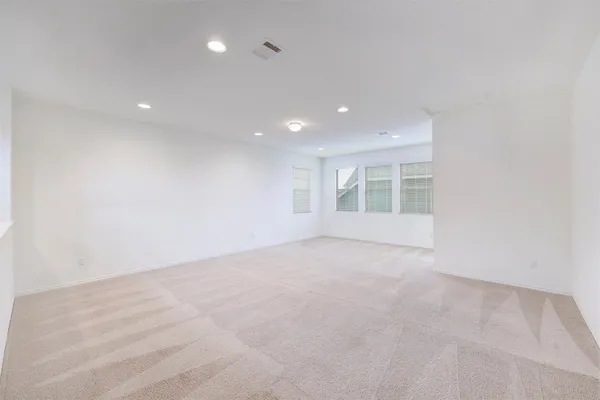 $2,495 | 307 Simmental Loop, Hutto, TX 78634