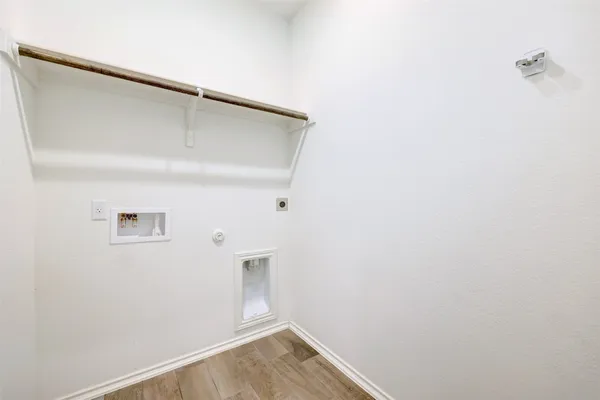 $2,495 | 307 Simmental Loop, Hutto, TX 78634