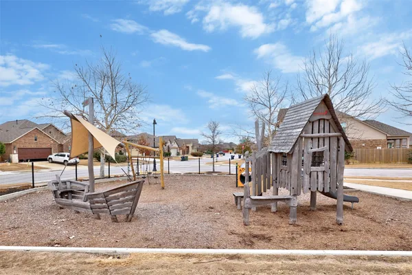 $2,495 | 307 Simmental Loop, Hutto, TX 78634