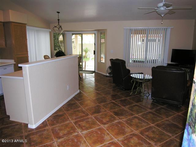 4669 South Rimrock Loop Gold Canyon, AZ 85118 - Photo 12 of 61 12 kitchen-family room