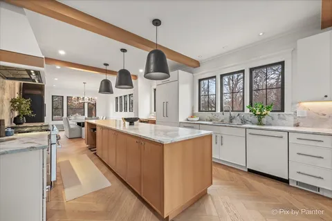 $2,500,000 | 355 Linden Street, Winnetka, IL 60093