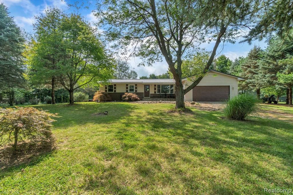 535 North Nicholson Road Fowlerville, MI 48836 - Photo 1 of 68