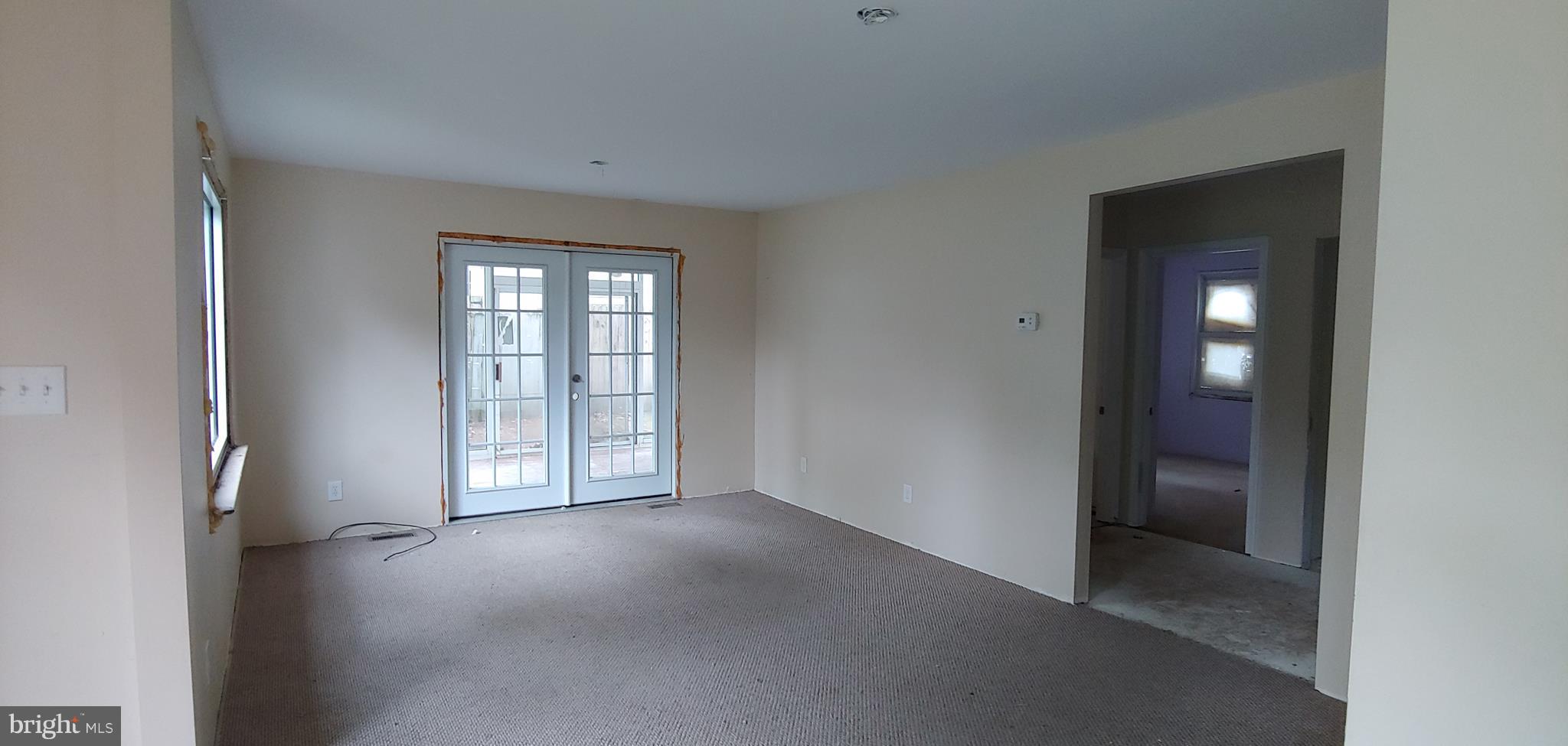 4479 Mountain Road Pasadena, MD 21122 - Photo 13 of 23 Living Room