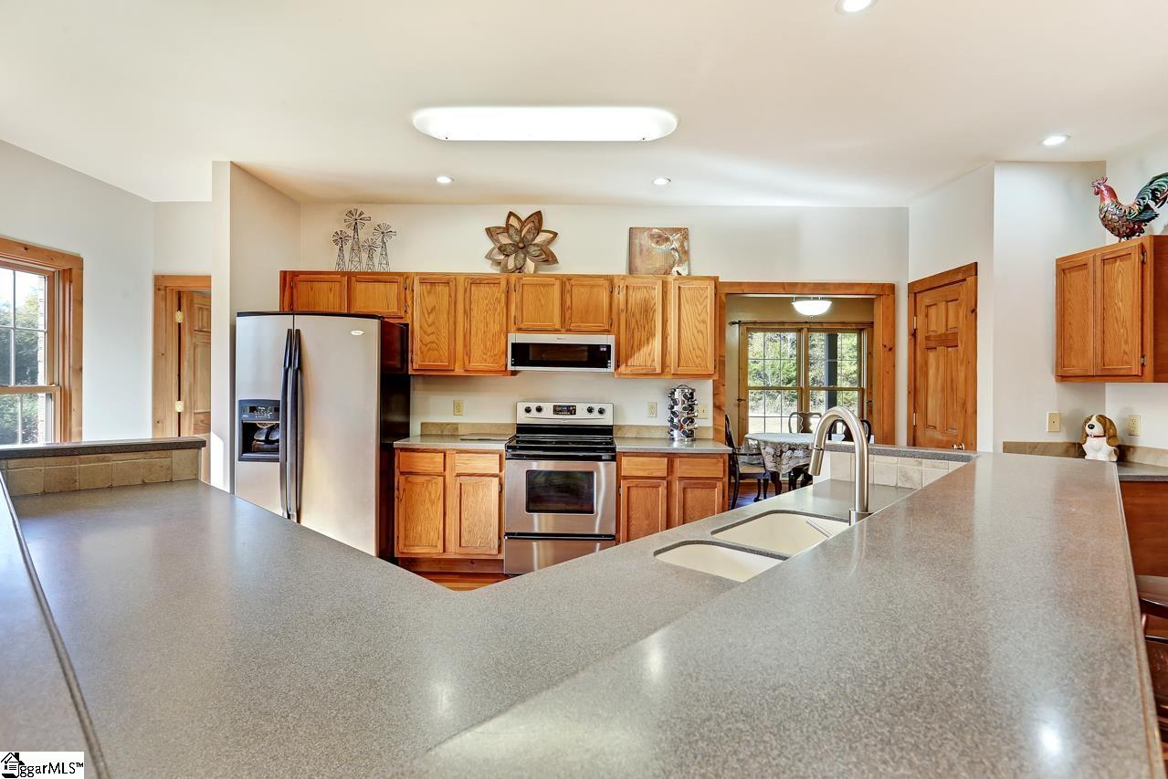 290 Sloan Road Lyman, SC 29365 - Photo 8 of 35