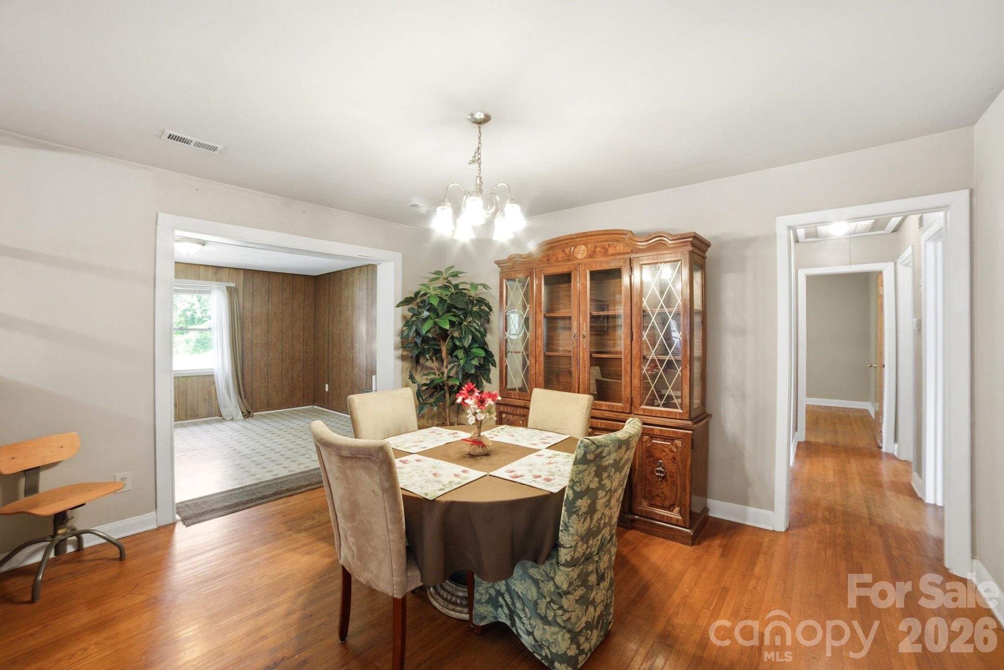 708 Aintree Road Charlotte, NC 28215 - Photo 8 of 25 Gallery Image 8