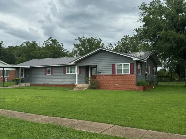 $289,000 | 708 West 1st Street, Hico, TX 76457